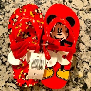 Adorable mickey mouse flip flops
